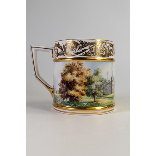 621 - Lynton Fine Porcelain tankard, gilded & hand painted with stately home by Stefan Nowacki, h.12cm.