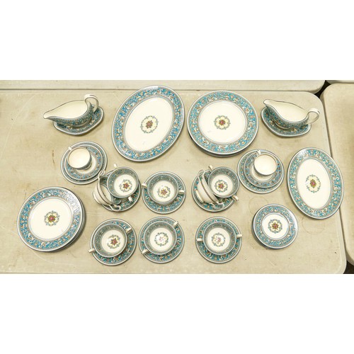 646 - Wedgwood Florentine tea and dinner ware to include 8 dinner plates, 8 salad plates, 2 side plates, 8... 