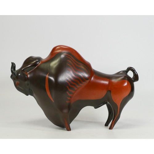 735 - Beswick Colin Melbourne design bison 1418 in brown/black gloss, height 18 x length 27.5cm.