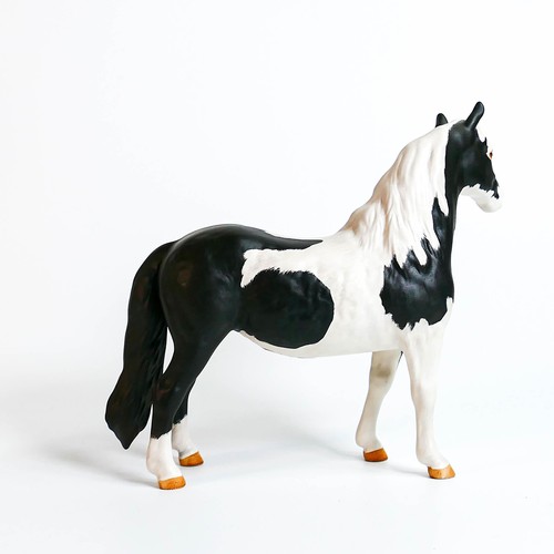 827 - Beswick Piebald Pinto pony in matt. 2nd version 1373