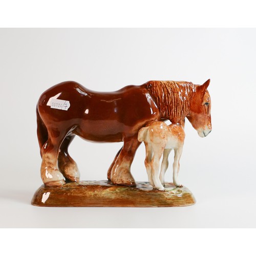 1076 - Royal Doulton model of a Chestnut mare & foal HN2522 on base, h.16 x L24cm.