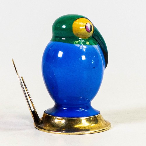 1104 - Royal Doulton comical bird menu holder, height 5cm