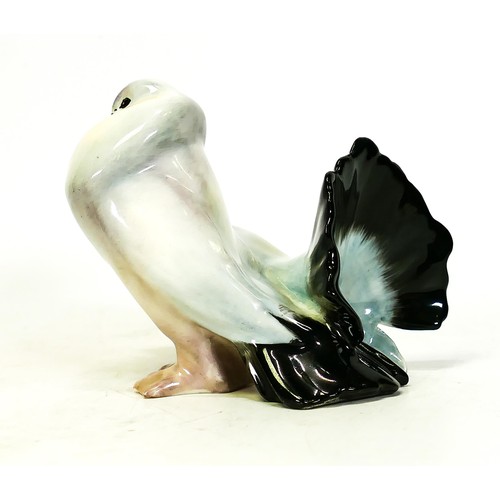 1193 - Royal Doulton Fantail pigeons figure HN122 - restored beak.