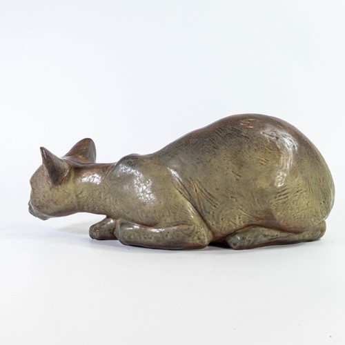 1583 - Lladro Gres large figure of a cat, model 2001 by Juan Herta, produced 1970-1975. length 41cm, height... 