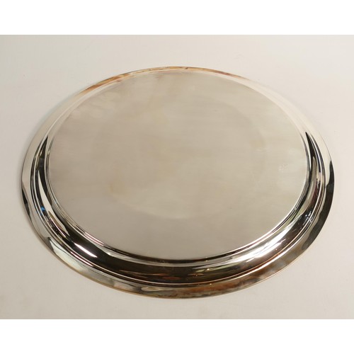 1678 - De Lamerie Fine large silverware plated circular tray in presentation bag, specially made high end q... 