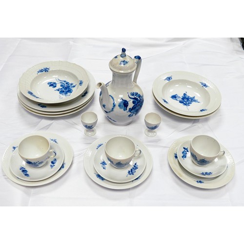 1754 - Royal Copenhagen Blue Flower pattern tea & dinner ware to include coffee pot, dinner plates, cups & ... 