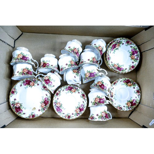 1765 - Royal Albert Old Country Roses pattern tea & dinner ware, 63 pieces in 2 trays - light use (63)