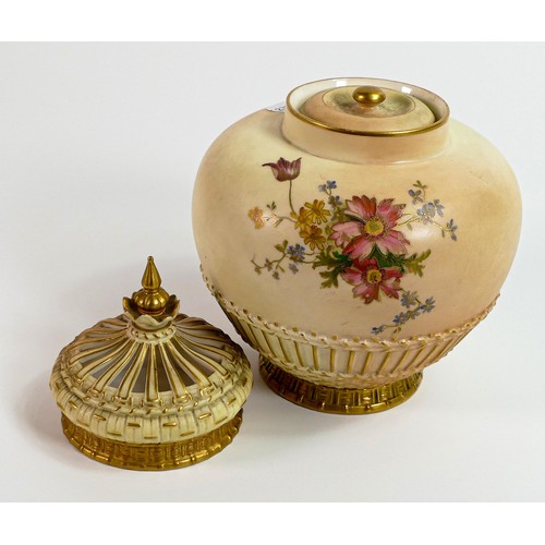 1881 - Royal Worcester potpourri Jar & cover 1286, blush floral decoration with green factory marks, h.20cm... 