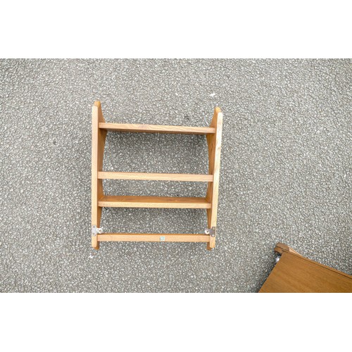 2117 - Late 20th century Light coloured Ercol small shelving unit, length 43cm, depth 20cm & height 51.5cm