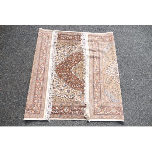 2087 - Large tasseled Rug Carpet. 107.5cm x 71.5cm