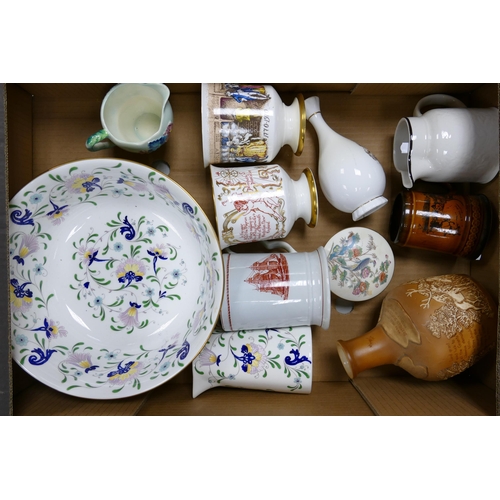 45 - A mixed collection of items to include large Coalport Pageant patterned bowl & jug, Carlton ware rel... 