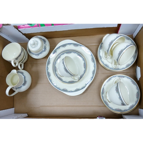 9 - A mixed collection of items to include Royal Doulton Albany Patterned 21 piece tea set