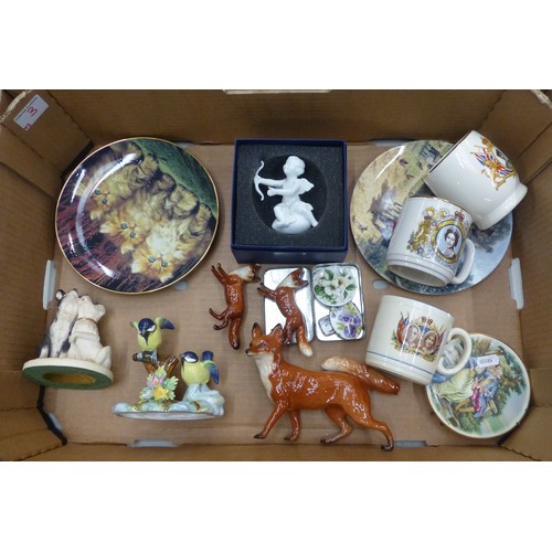 3 - A mixed collection of ceramic items to include Radnor figural bird group, decorative wall plates, Ro... 