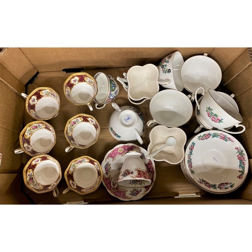 33 - A mixed collection of ceramic items to include 6 Royal Albert Lady Hamilton (2nds) Tea cups together... 