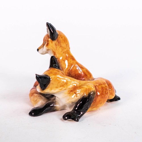 1941 - Royal Worcester fox cubs, 3131. Height 5.5cm