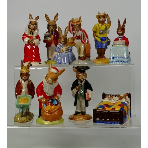 257 - Boxed Royal Doulton Bunnykins Figures Gardener DB156, Father, Mother & Victoria Db168, Schoolmaster ... 