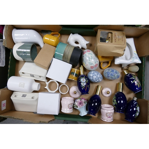 46 - A collection of Wade include Scent Bottles, Trinket boxes, small guggle jug etc These items were rem... 