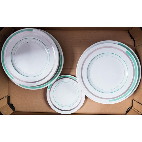 80 - Extensive Shelley Eve shaped Art Deco dinner service including tureens, large oval platters, soup tu... 