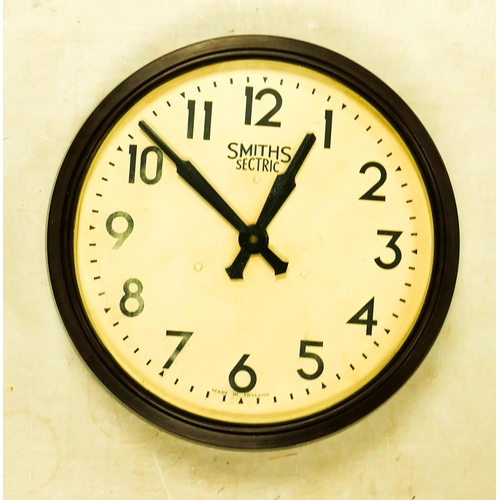 459 - Smith Electric Bakelite School Clock , diameter 37cm