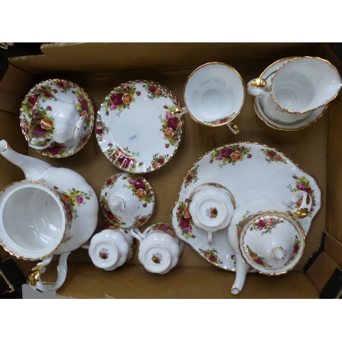 426 - Royal Albert Old Country Roses 22 piece Tea Set together with a small tea pot (All first Quality, 23... 