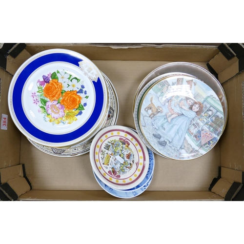 384 - A collection of decorative wall and cabinet plates