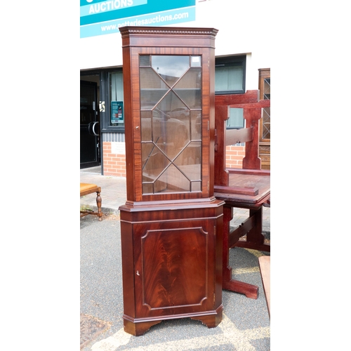 647 - Reproduction Glazed Corner Unit