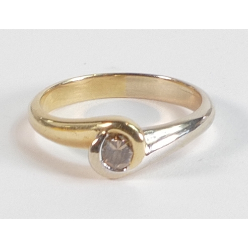 786 - 18ct gold ring set with brown solitaire diamond, size N/O, 4.5g.