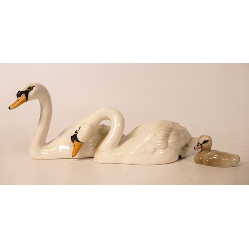 174 - Beswick Swans & Signet 1685 & 1684(4)