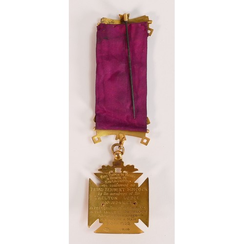 2124 - RAOB (Royal Antediluvian Order of Buffaloes) large & heavy 9ct gold hallmarked medal / jewel with en... 