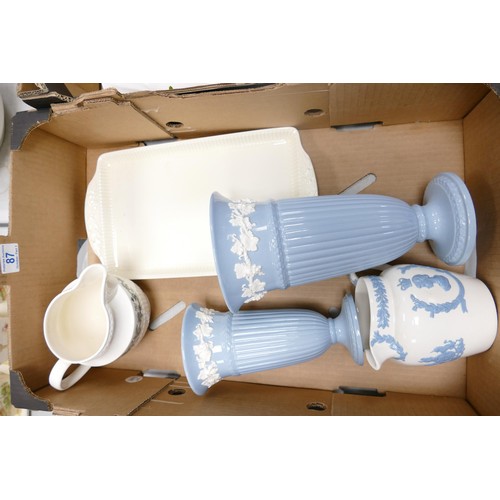 87 - A collection of Wedgwood Queensware items to including vases, jug, sandwich tray, commemorative jug ... 