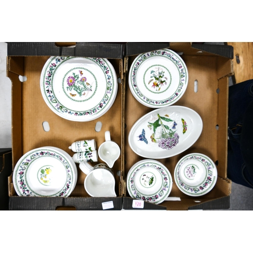 517 - A collection of Portmeirion Botanic & Variations patterned item to include dinner plates, rimmed bow... 