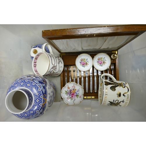 118 - A mixed collection of items to include Wedgwood Richard Guyatt Tankards, Crown Derby & Worcester pin... 