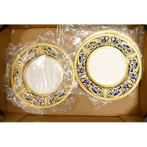 505 - De Lamerie Cobalt blue Robert Adam pattern set of five dinner plates. Diameter 27cm