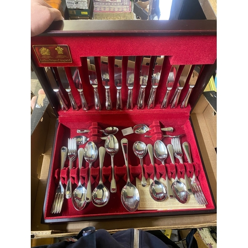 347 - Arthur Price Canteen of Cuttlery in original wooden case (64 pieces)