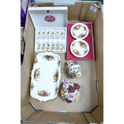 22 - A collection of Royal Albert Old Country Rose Patterned items to include Boxed Cutlery Set, Oblong P... 