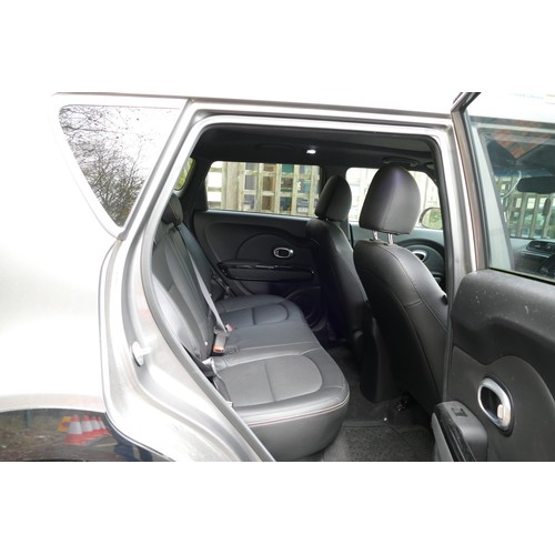 300A - A Silver KIA Soul 1.6 CRDi Maxx, 5dr Hatchback. Mileage: 19,515. Diesel Engine, Manual transmission,... 