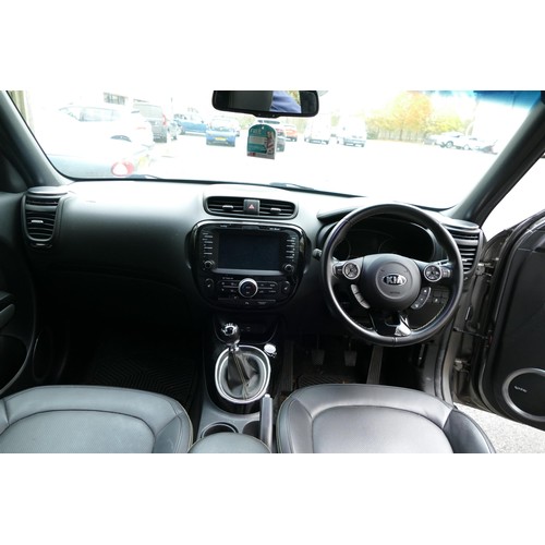 300A - A Silver KIA Soul 1.6 CRDi Maxx, 5dr Hatchback. Mileage: 19,515. Diesel Engine, Manual transmission,... 