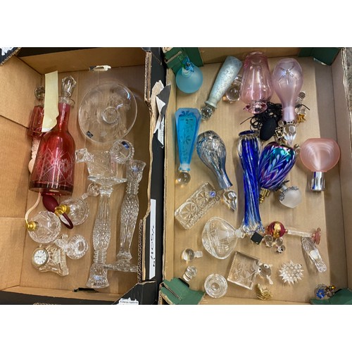 405 - A mixed collection of glassware items to include perfume bottles and atomisers, waterford clock, cra... 