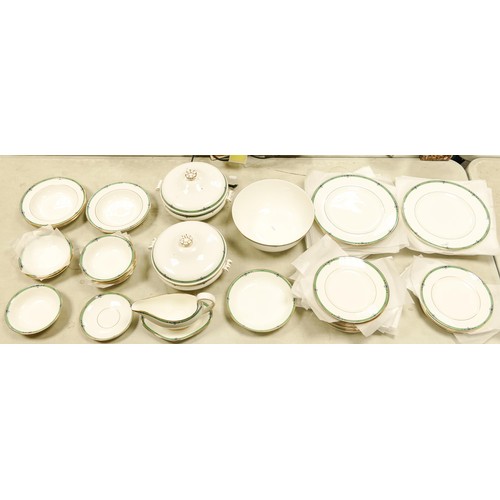 60 - Wedgwood Jade pattern dinner ware to include 27cm dinner plates x 16, two lidded tureens, fruit bowl... 