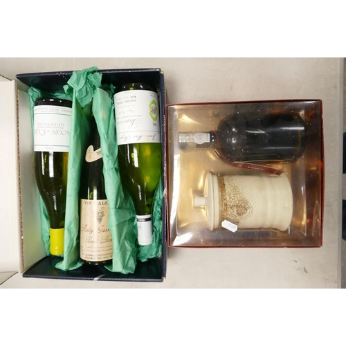 512 - Three Bottles of Wine in Gift Box to include Jean-Max Roger Sancerro 1992, Vin Balsace Rolly Gassman... 