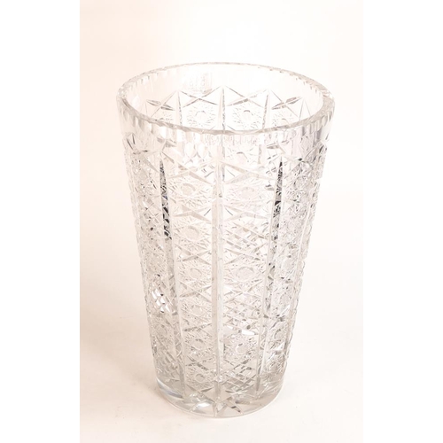 513 - Very large good quality crystal vase, possibly Czechoslovakia Bohemian. Height 36cm. Due to weight a... 