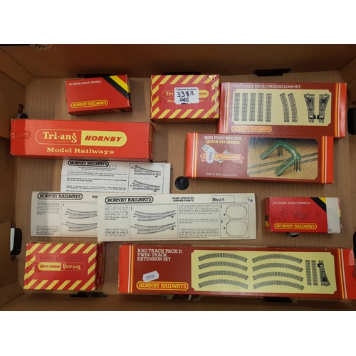 338B - A collection of Hornby & Triang Hornby 00 gauge track  accessories to include R.363 track pack D ext... 