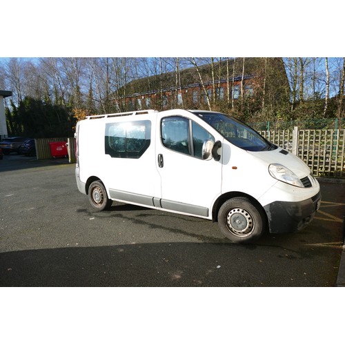 300C - A White Renault Trafic SWB- SL27dCi 100 Van. Mileage 129,646. Manual Transmission, Diesel, Engine si... 