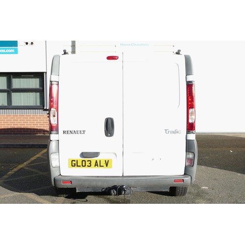 300C - A White Renault Trafic SWB- SL27dCi 100 Van. Mileage 129,646. Manual Transmission, Diesel, Engine si... 