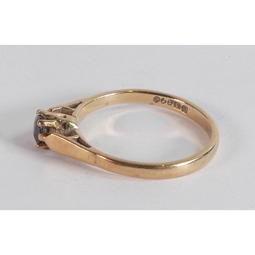 687 - 9ct gold ring set with brown stone, ring size L, 1.6g.