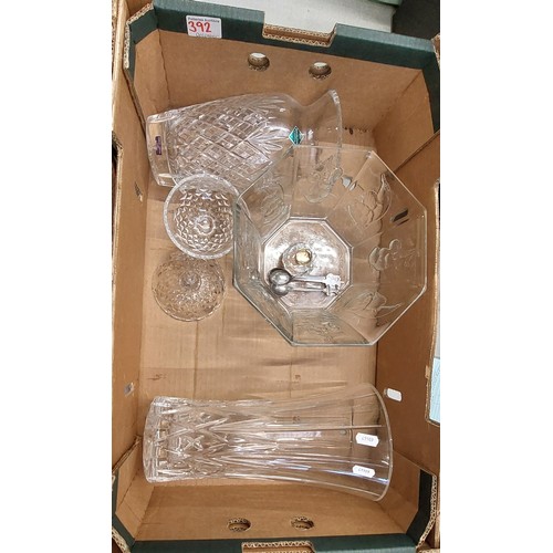 521 - A Mixed Collection of Glass items to Include Vases, Trinket Dish, Fruit Bowl, Etc (1 Tray)