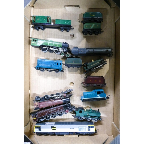 533K - A Collection of Model Railway Locomotives to include Hornby Greatwestern 101, Hornby Duchess of Atho... 