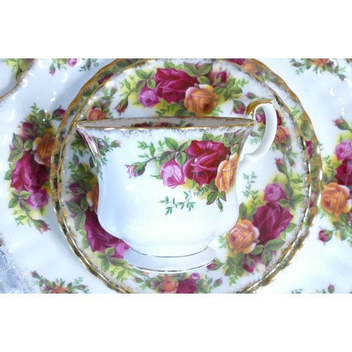 765 - Royal Albert Old Country Roses dinner & tea set comprising - tea pot, sugar bowl & milk jug,  6 x 26... 