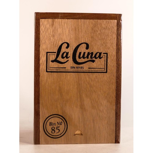 1904 - La Cuna Toro Habano hand made cigars, 6 in x 50 ring gauge. 1 sealed box of 20.