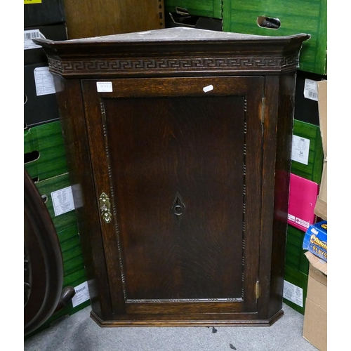 605 - Oak 19th century single door corner cupboard, measuring 91cm high x 49cm x 49cm